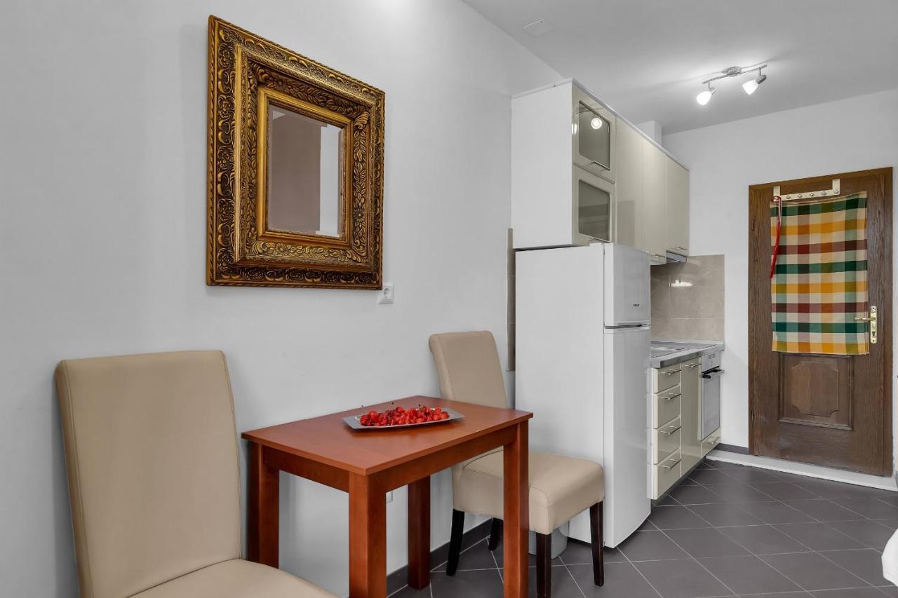 Apartments And Rooms With Parking Space Duce, Omis - 10303 Eksteriør bilde
