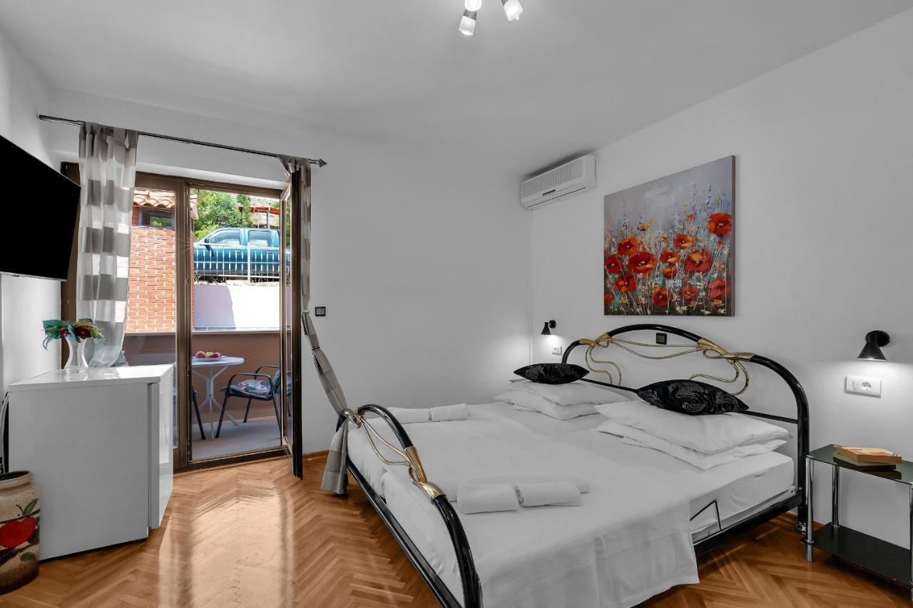 Apartments And Rooms With Parking Space Duce, Omis - 10303 Eksteriør bilde