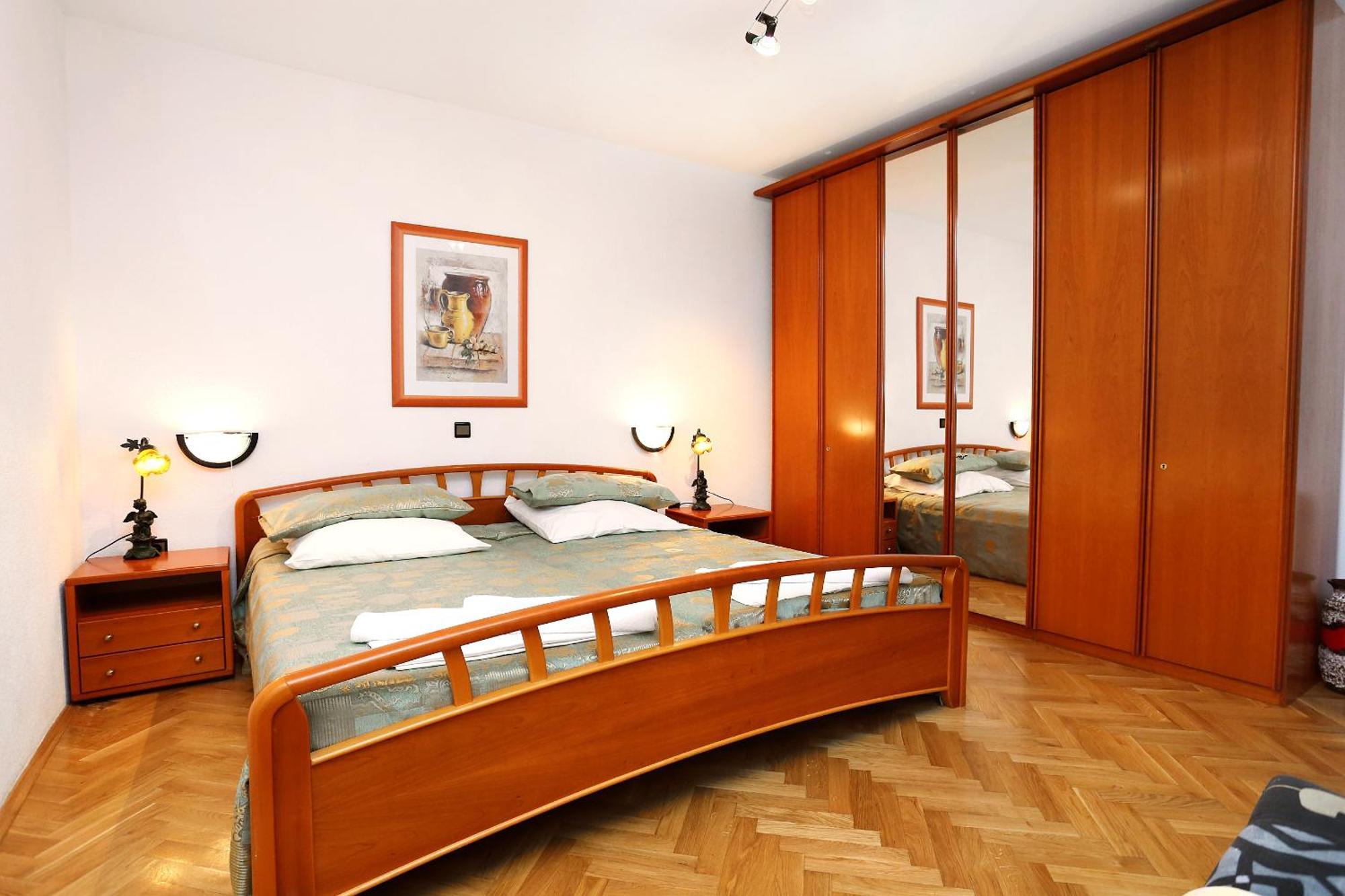 Apartments And Rooms With Parking Space Duce, Omis - 10303 Rom bilde