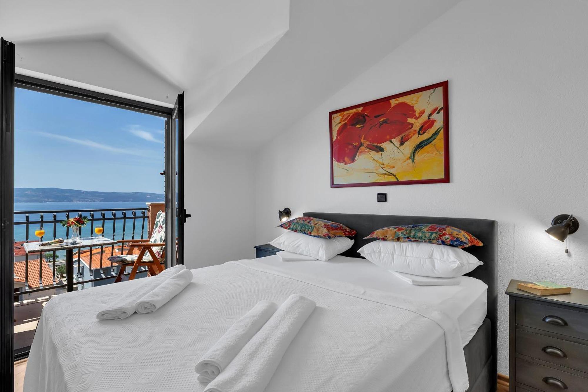 Apartments And Rooms With Parking Space Duce, Omis - 10303 Rom bilde