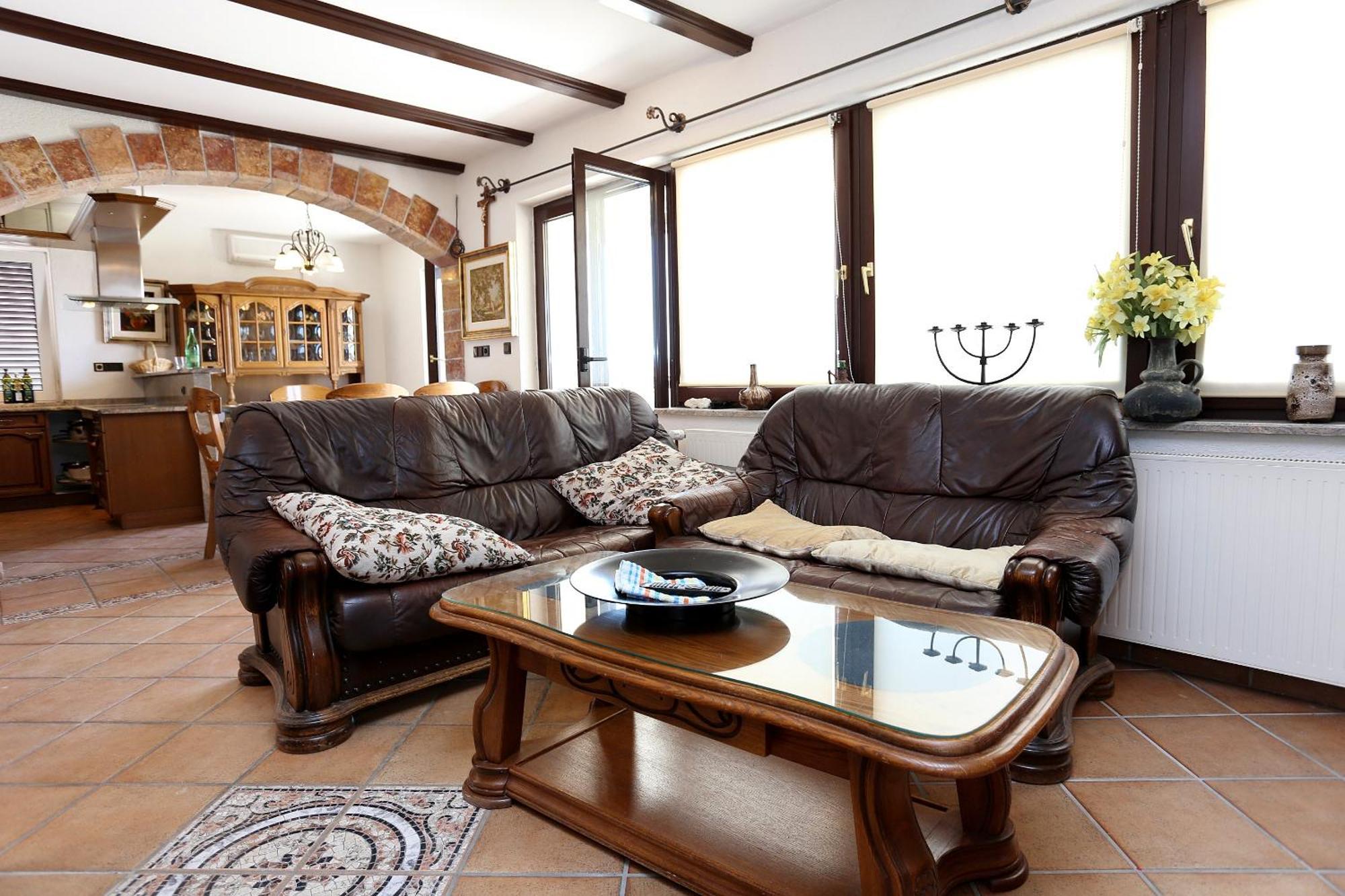 Apartments And Rooms With Parking Space Duce, Omis - 10303 Rom bilde