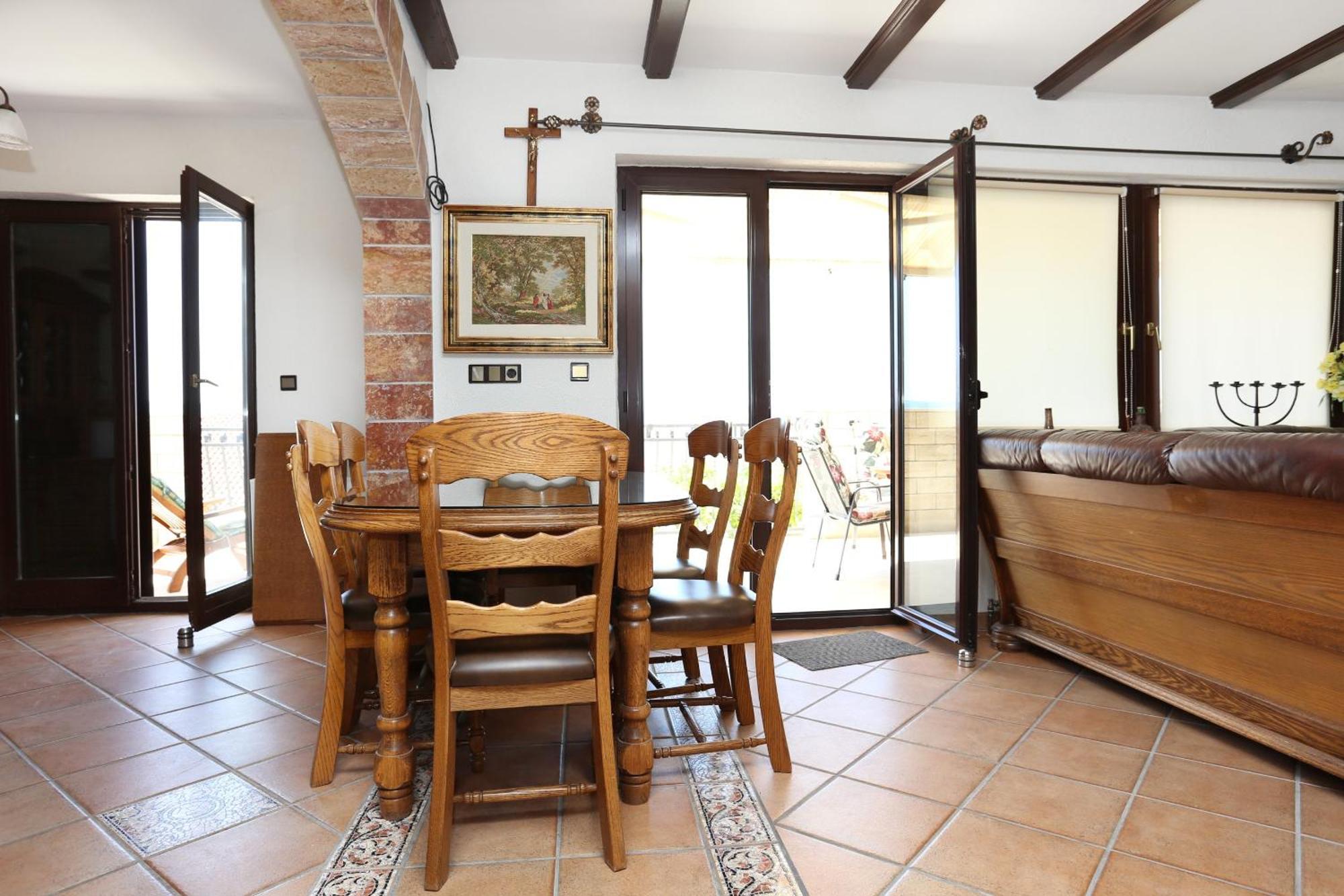 Apartments And Rooms With Parking Space Duce, Omis - 10303 Rom bilde